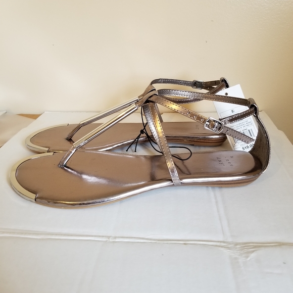 A New Day Archer Pewter Thong T Strap Sandals - Picture 3 of 8